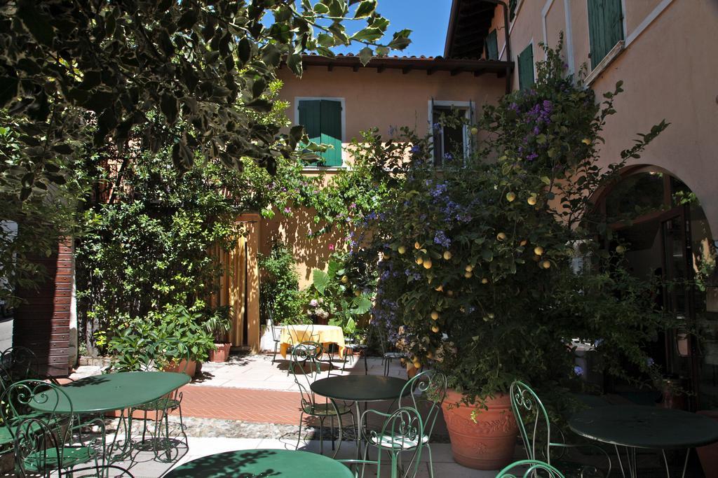 Hotel San Filis San Felice del Benaco Exterior foto