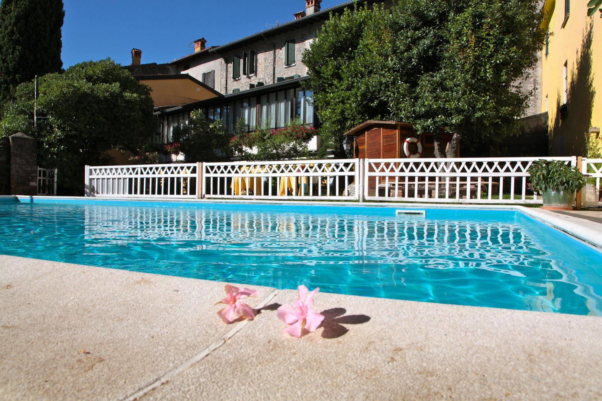 Hotel San Filis San Felice del Benaco Exterior foto